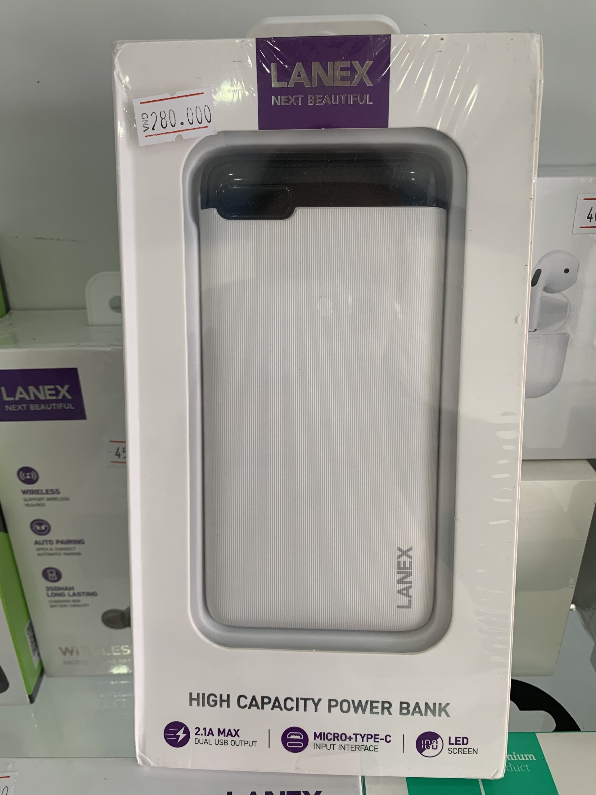 Pin dự phòng Lanex LPB-N13 2 cổng USB 2.1A, 10000mah, màn hình led